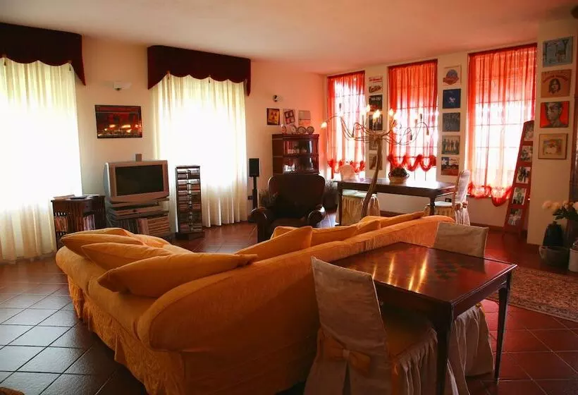 Aamiaismajoitus (B&B) Locanda Cinciarella