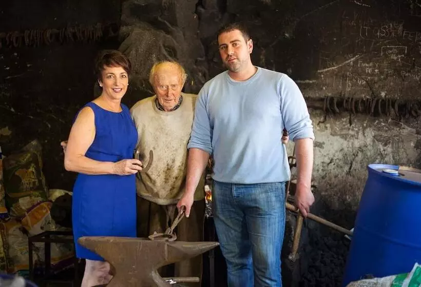 Aamiaismajoitus (B&B) The Anvil Bar & Restaurant