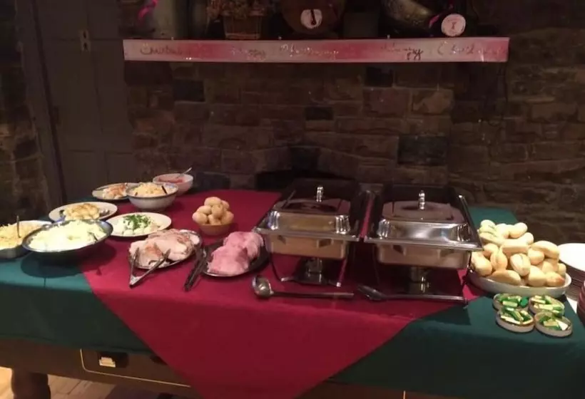 Aamiaismajoitus (B&B) The Anvil Bar & Restaurant