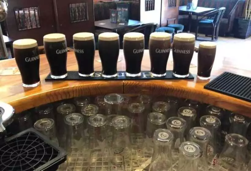 Aamiaismajoitus (B&B) The Anvil Bar & Restaurant