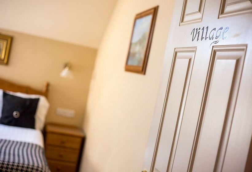 ベッドアンドブレックファースト The Anvil Bar & Restaurant