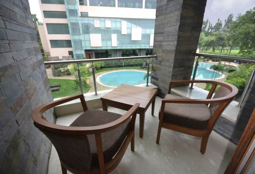 Boulevard9 Luxury Resort & Spa