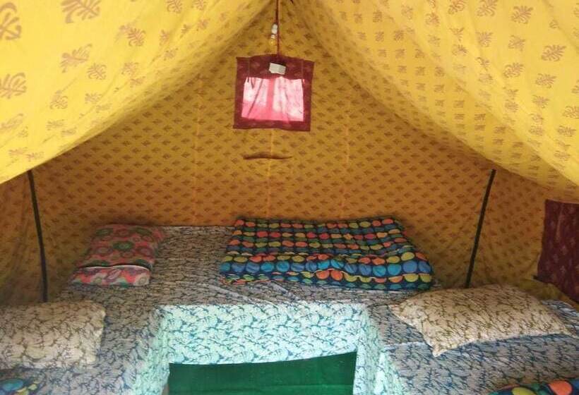 Hotelli Adb Rooms Adventure Guru