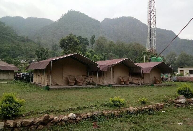 Hotelli Adb Rooms Adventure Guru