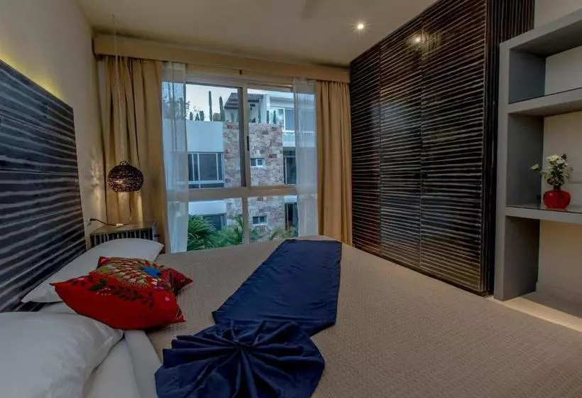 Hotelli Alma De Flores Private Pools Suites