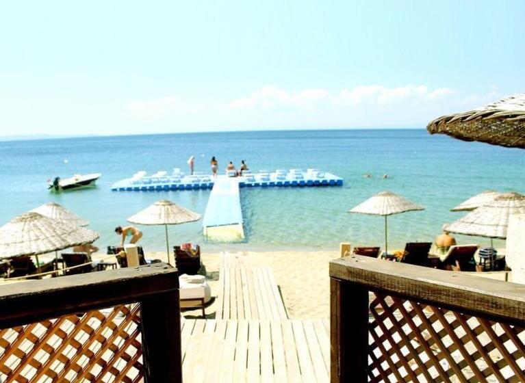 ホテル Ayanya Beach & Bistro Bungalows