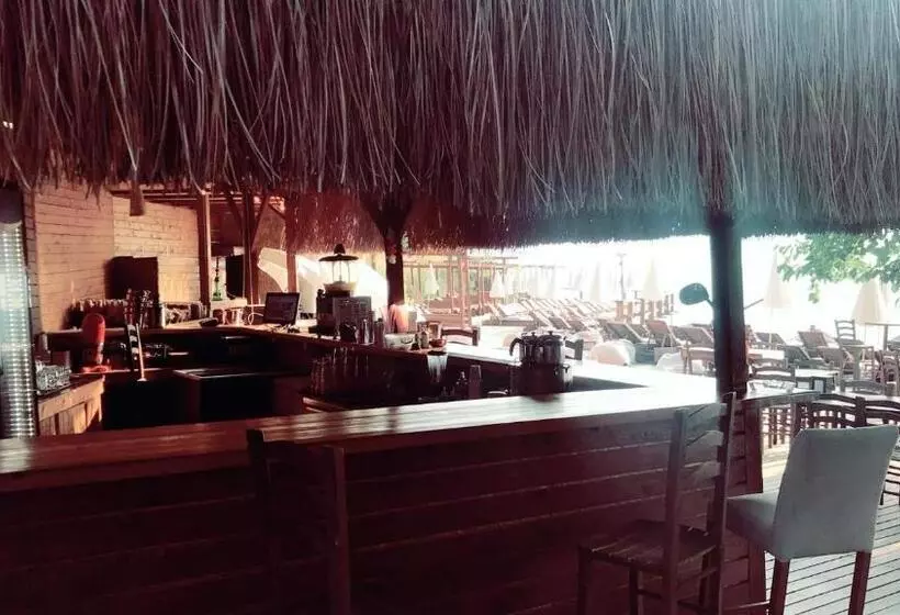 ホテル Ayanya Beach & Bistro Bungalows