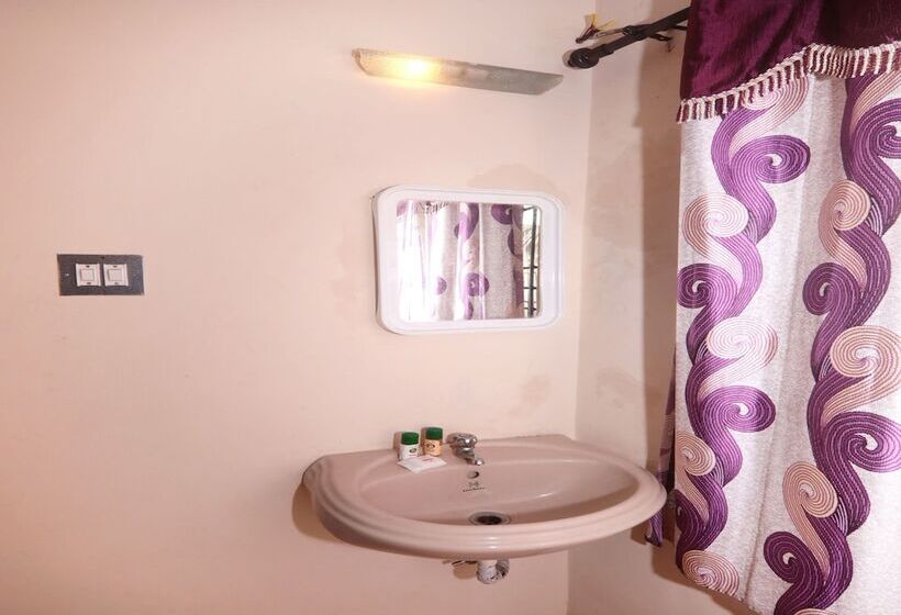 בית מלון כפרי Geojo Residency By Oyo Rooms