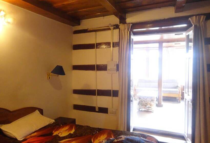 בית מלון כפרי Natures Lap Resort Jibhi