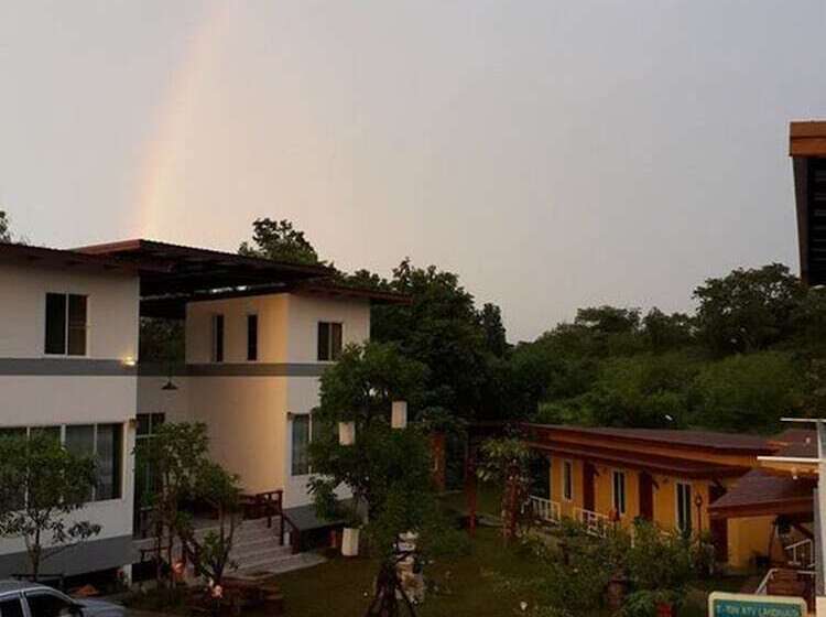 בית מלון כפרי Panida Goodwill