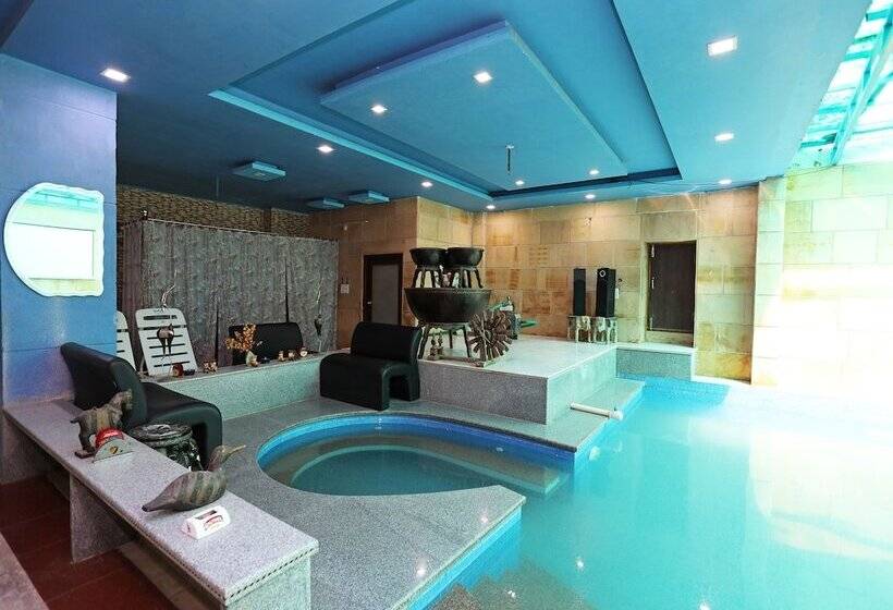 هتل Rana Villa By Oyo Rooms