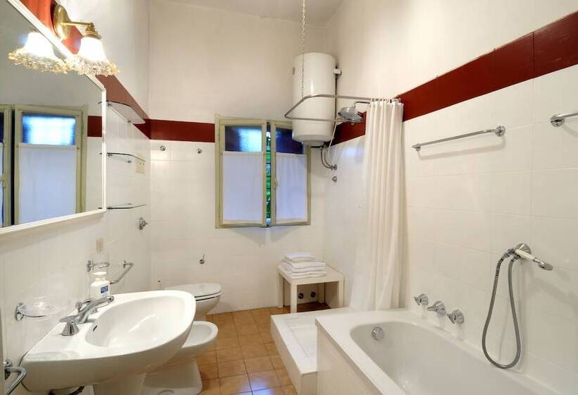 בית מלון כפרי Agriturismo La Montecchia