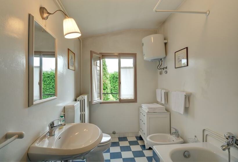 בית מלון כפרי Agriturismo La Montecchia