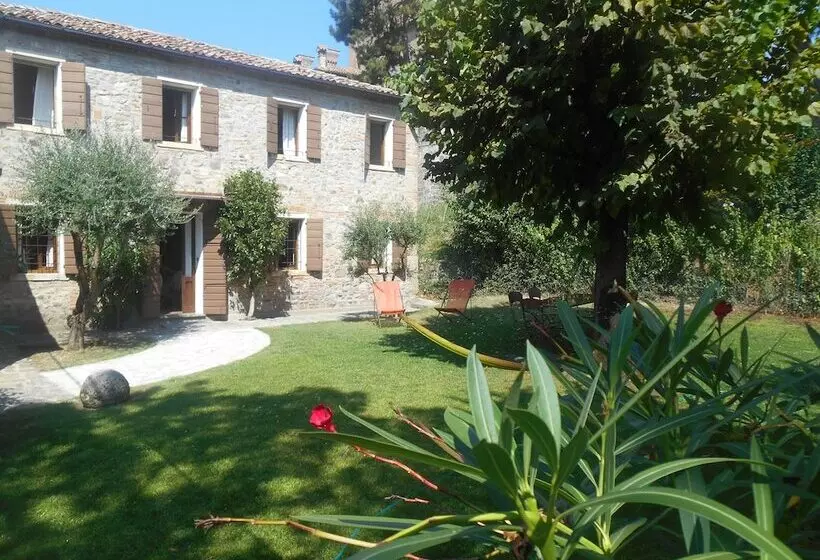 田舎風ホテル Agriturismo La Montecchia