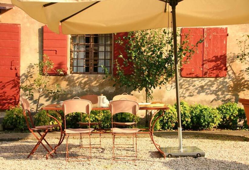 בית מלון כפרי Agriturismo La Montecchia