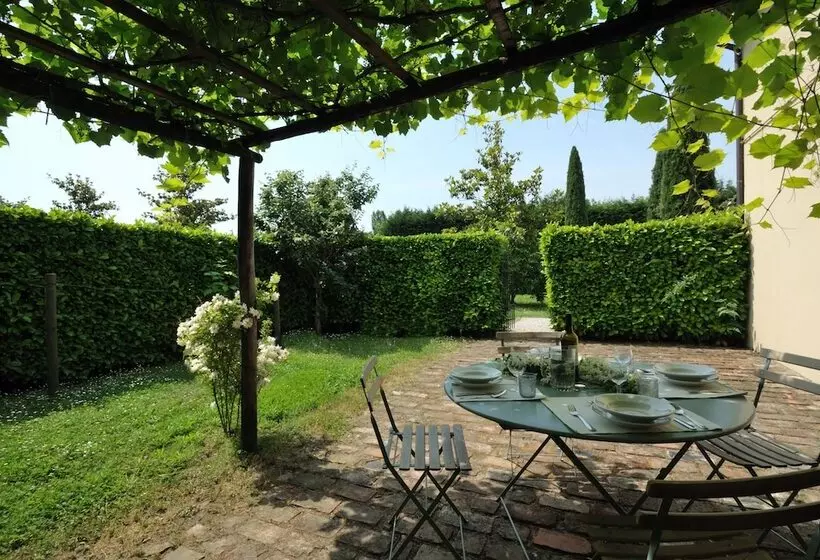 田舎風ホテル Agriturismo La Montecchia