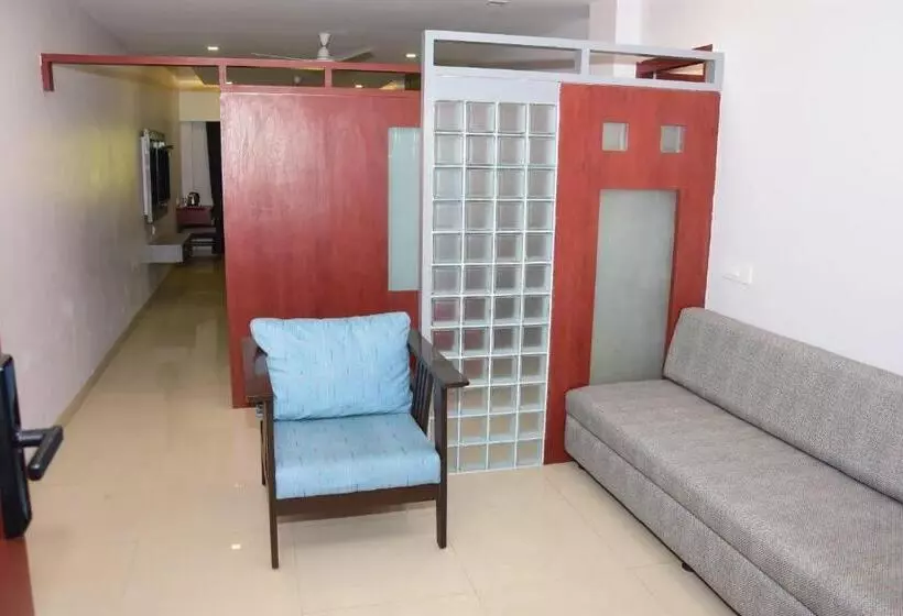 Hotelli Shiv International