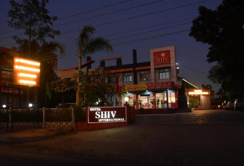 호텔 Shiv International