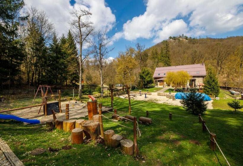 פנסיון Pod Břesteckou Skalou