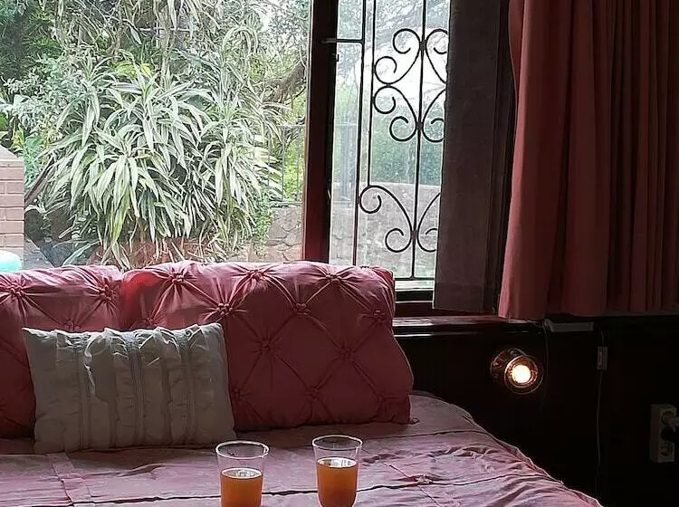 ペンション Quadj Guesthouse