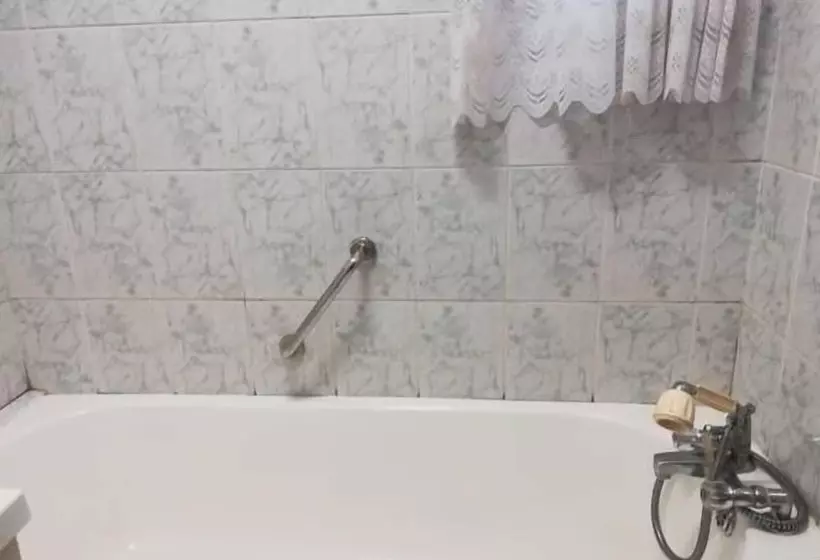 ペンション Quadj Guesthouse