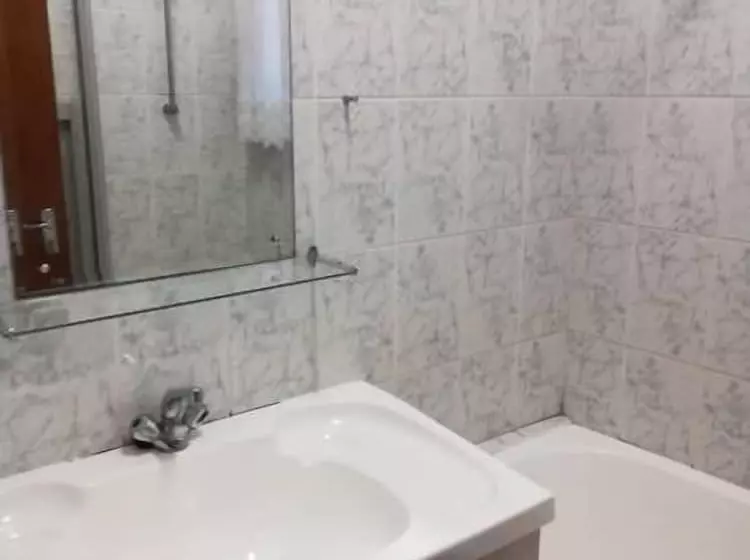 ペンション Quadj Guesthouse