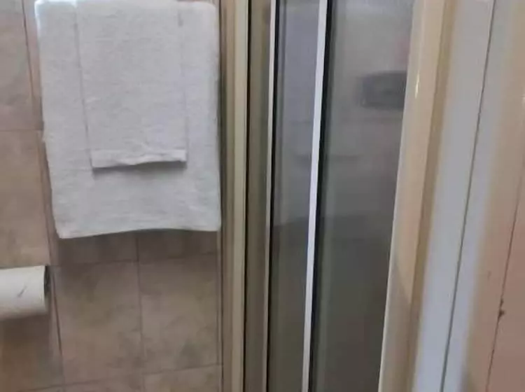 ペンション Quadj Guesthouse