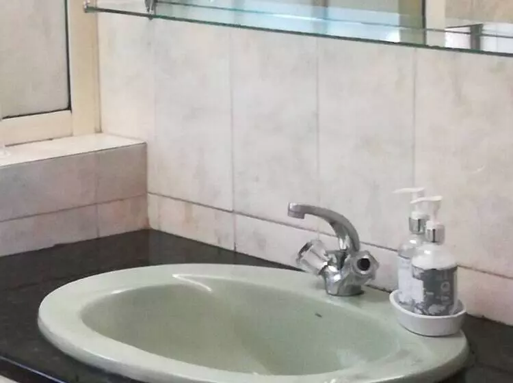 ペンション Quadj Guesthouse
