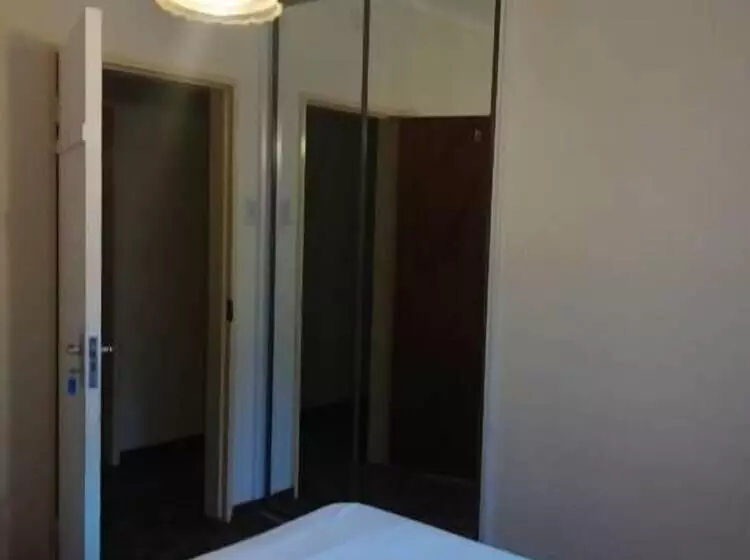 ペンション Quadj Guesthouse