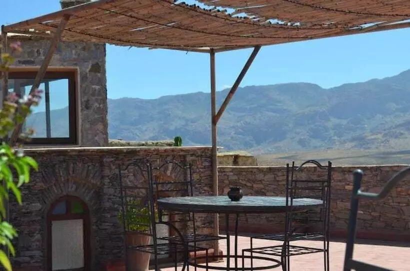 Majatalo Tizourgane Kasbah