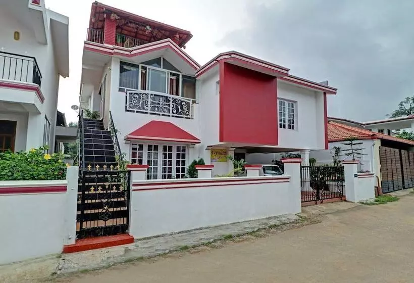 Majatalo Treebo Avyukta Stay