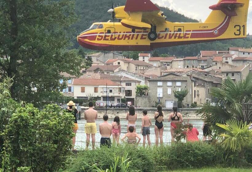 פנסיון Villa Rhôna