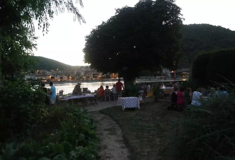 ペンション Villa Rhôna