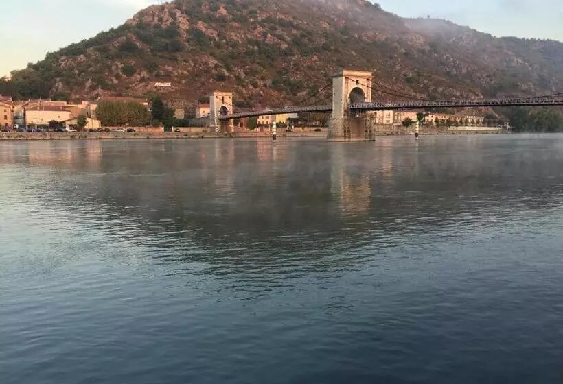 ペンション Villa Rhôna