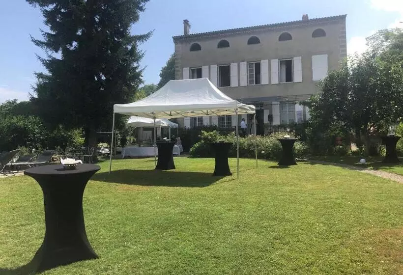 ペンション Villa Rhôna