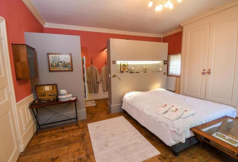 פנסיון Villa Rhôna