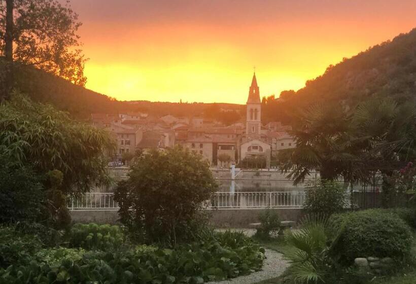 פנסיון Villa Rhôna