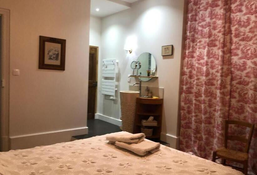 פנסיון Villa Rhôna