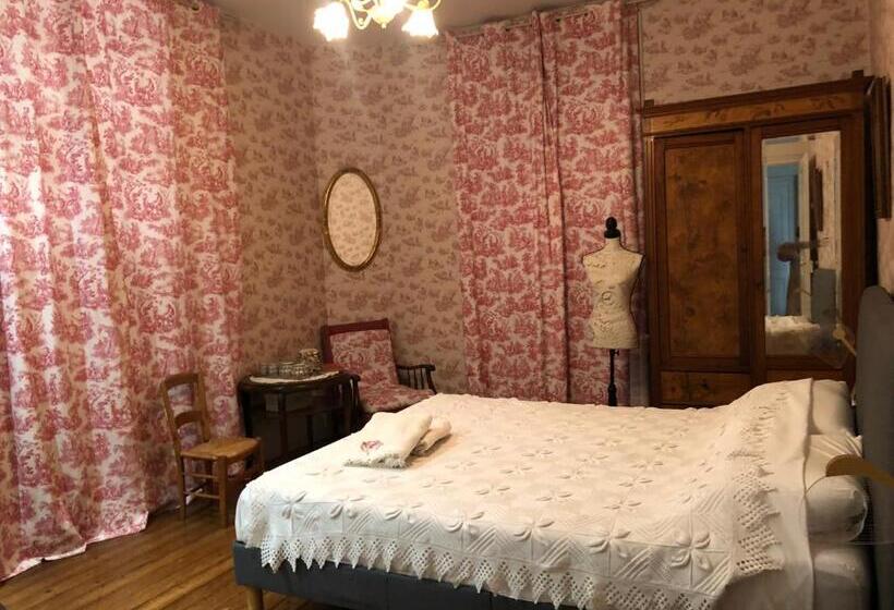 פנסיון Villa Rhôna