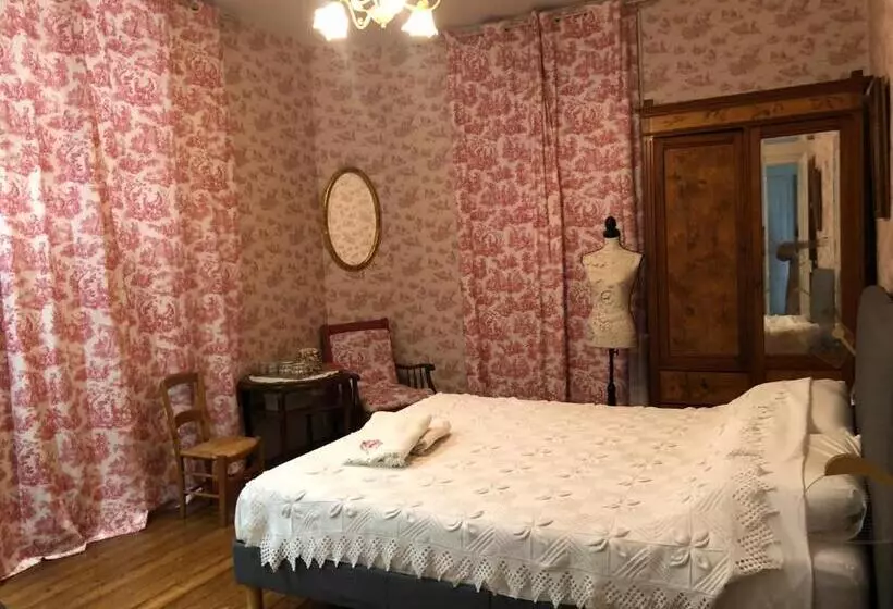 ペンション Villa Rhôna