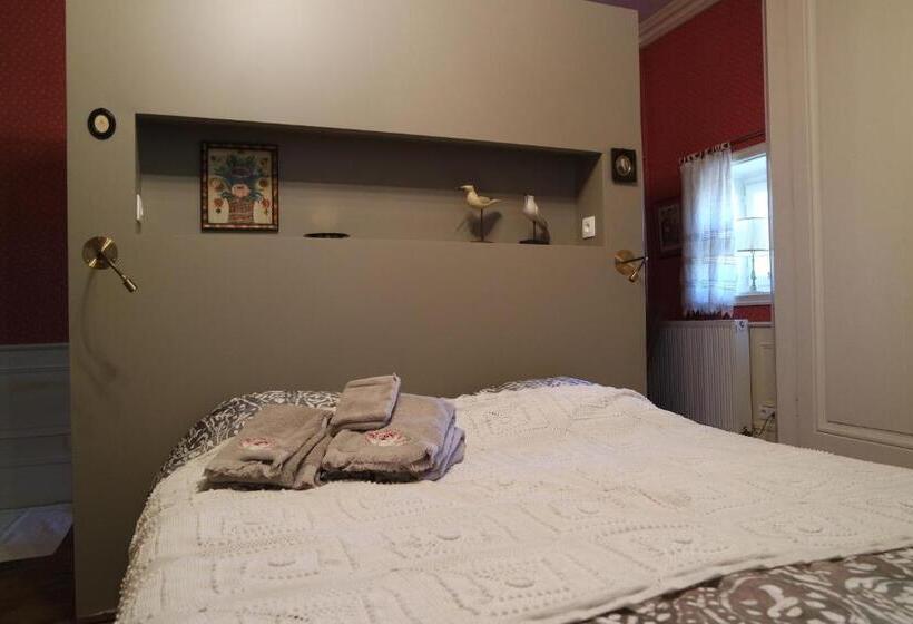 פנסיון Villa Rhôna