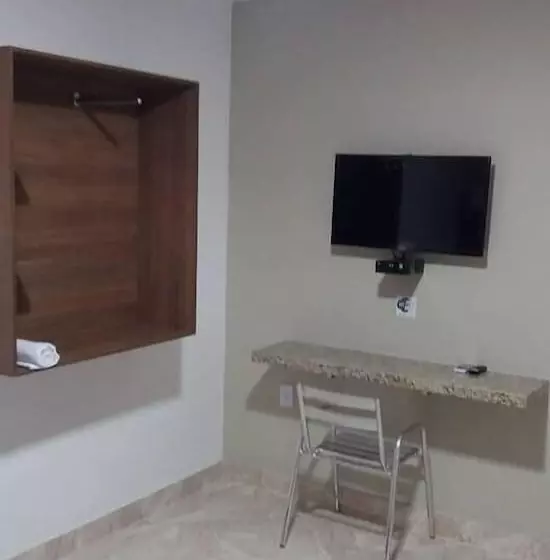 Trinity Hotel E Pousada