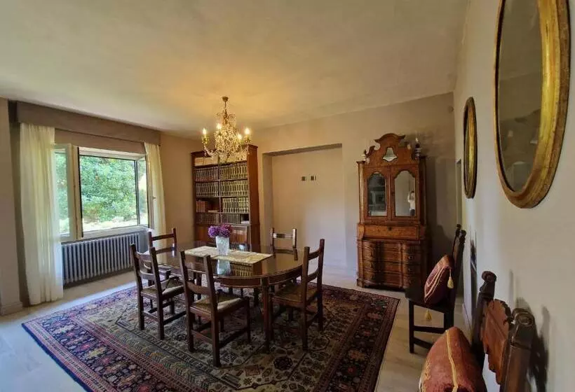 Aamiaismajoitus (B&B) Villa Sarchi