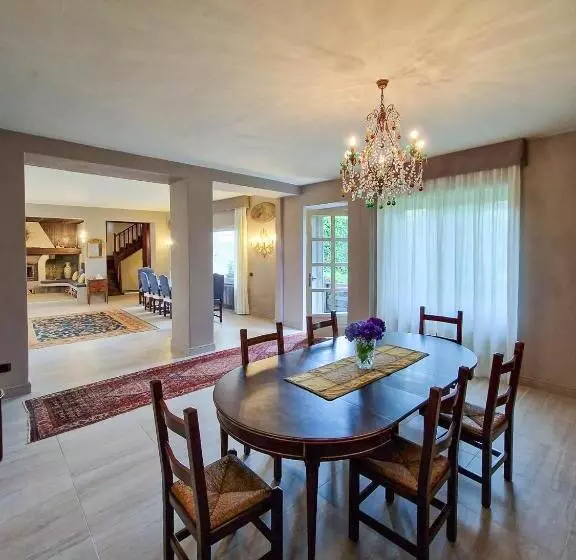 Aamiaismajoitus (B&B) Villa Sarchi