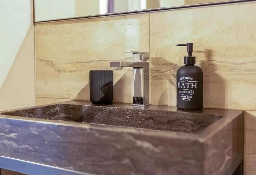 Aamiaismajoitus (B&B) Villa Sarchi