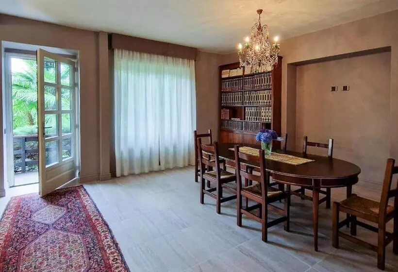 Aamiaismajoitus (B&B) Villa Sarchi