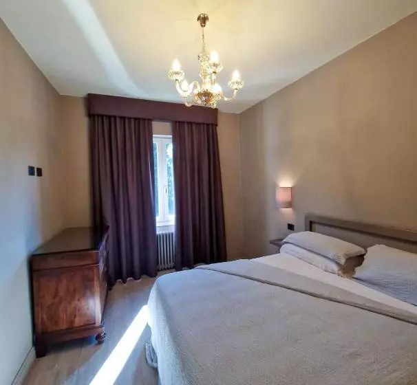 Aamiaismajoitus (B&B) Villa Sarchi