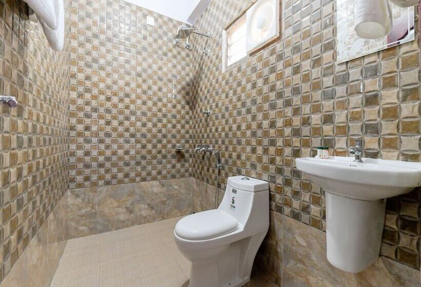 Hotel Amare Highway Residency By Oyo Rooms