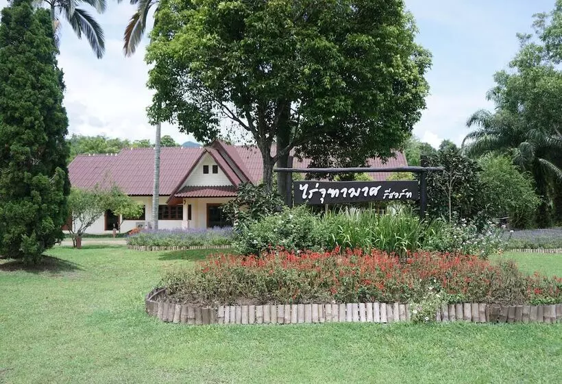 Hotelli Rai Juthamas Resort