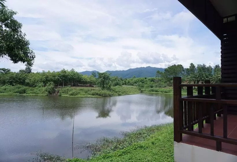 Hotelli Rai Juthamas Resort